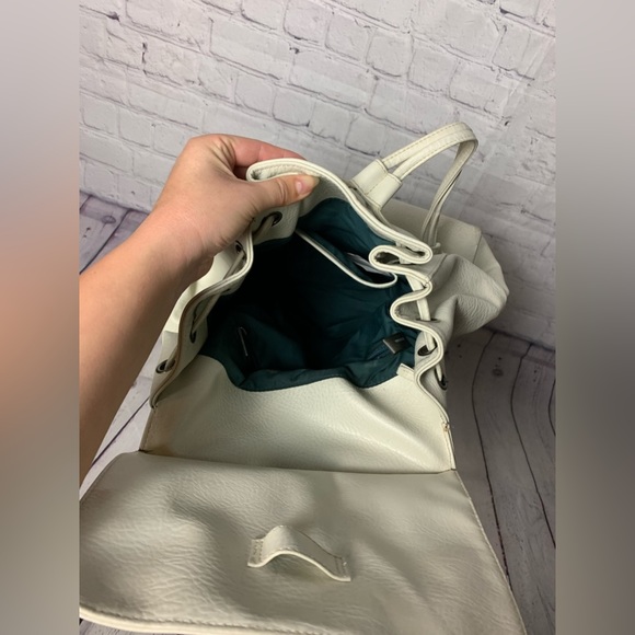 Matt & Nat Backpack - Picture 5 of 6